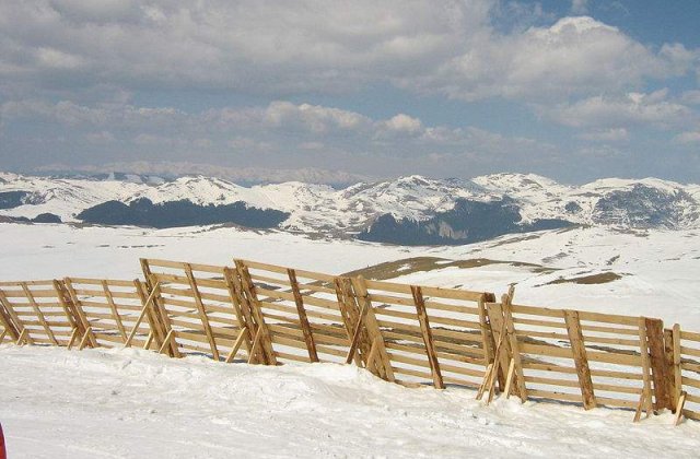 Tunurile pentru zapada artificiala, puse in functiune pe partiile de pe Valea Prahovei