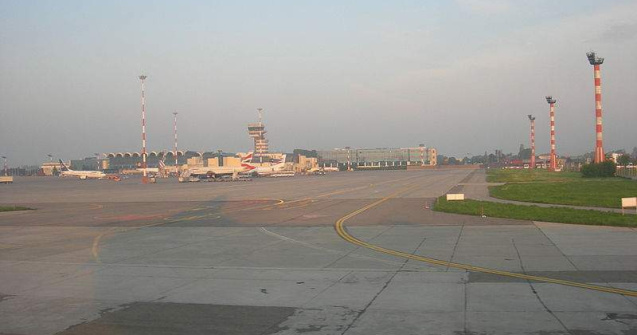 Fostul director al aeroportului Otopeni, Cornel Poterasu, a fost repus in functie