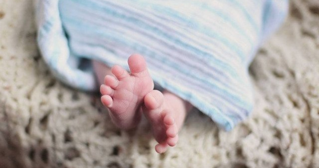 Un bebeluș de doar câteva luni a murit din cauza infectării cu COVID-19