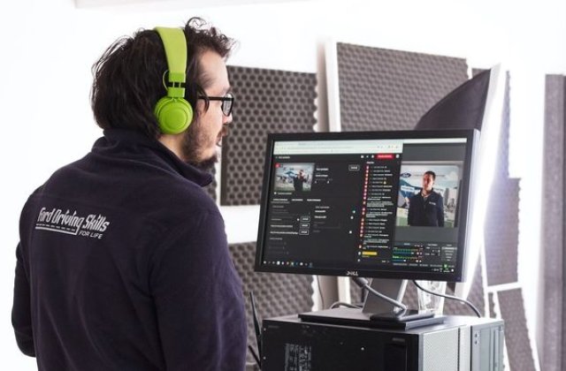 Ford România lansează un program online de conducere preventivă pentru elevii craioveni: parteneriat cu Napoca Rally Academy