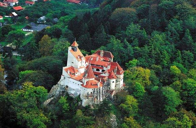 Primăria Bran a fost închisă. Viceprimarul, testat pozitiv cu COVID-19: „Când am auzit, să paralizez nu alta”