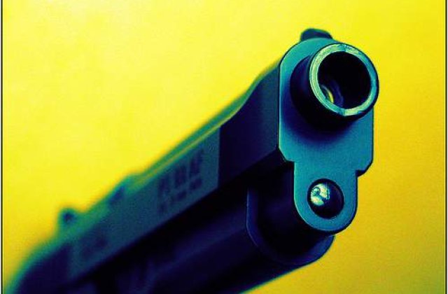 Un detinut obez si-a ascuns arma intre pliurile de grasime ale burtii