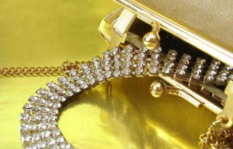 Autorii jafului de 11 milioane de euro din Sardinia, posibil romani, au lasat amprente in urma lor