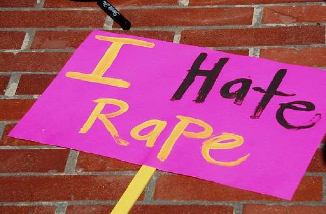 Italia: O romanca a fost violata de trei conationali in semn de &#39;La multi ani!&#39;