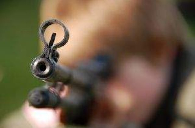 Merita 8 ani de inchisoare? Un bucurestean a impuscat un ciobanesc carpatin