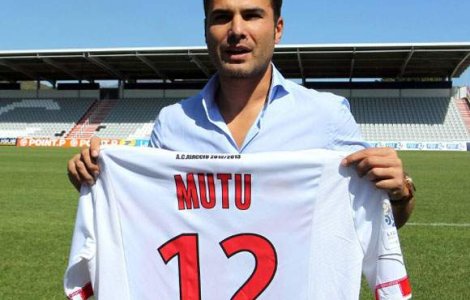 Mutu, EXCLUS DIN LOT de Ajaccio!