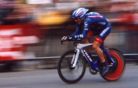 Lance Armstrong se gandeste la revenire!