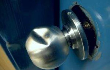 Bucuresti: Patru barbati arestati dupa ce au talharit un cetatean danez