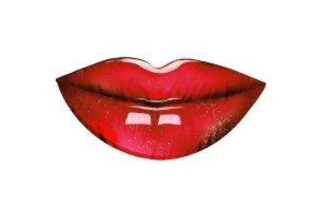 Femeia ideala: Ochii Monicai Dascalu si decolteul Nicoletei Luciu