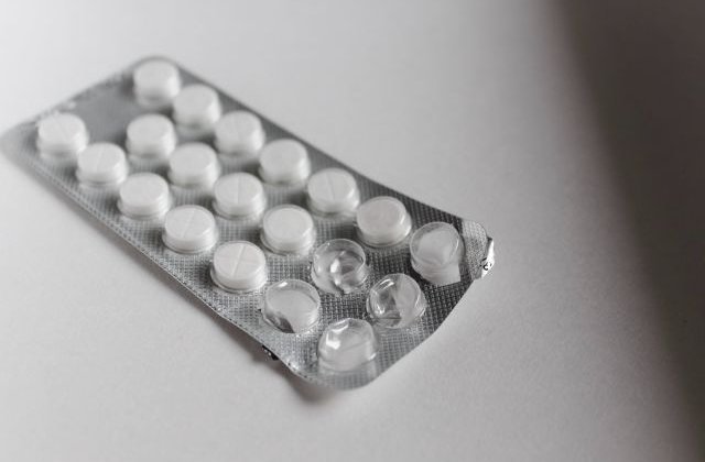 Paracetamolul, greu de găsit &icirc;n farmacii după ce rom&acirc;nii au &icirc;nțeles că ajuta la combaterea coronavirusului