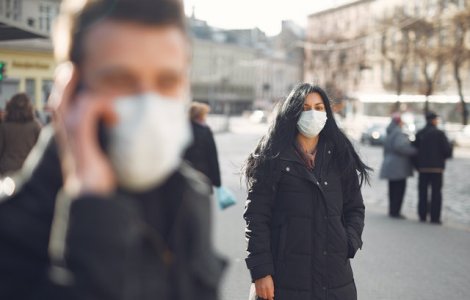 Este necesar să porți mască pentru a te proteja de coronavirus?