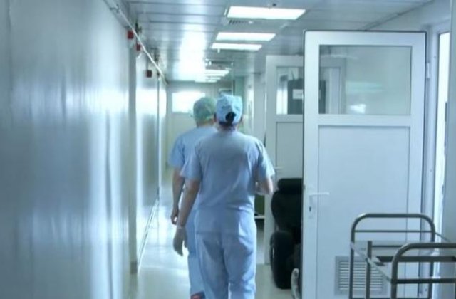 Medicii care demisionează ar putea avea interzis la practicarea meseriei