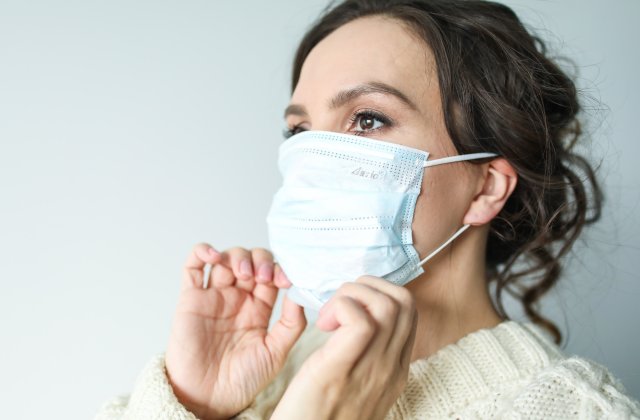 Studiu: C&acirc;t trebuie să stăm &icirc;n casă pentru a scăpa de pandemia de coronavirus
