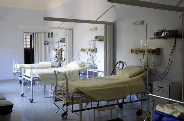 Mărturiile unei asistente din Suceava: "Am luat infecția de la director. Era pozitiv și știa. N-a spus la nimeni"