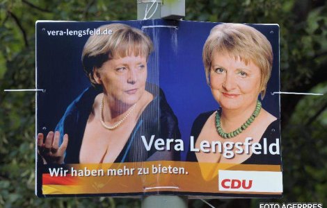 Angela Merkel, cu sanii la vedere intr-un afis de campanie