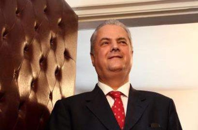 Adrian Nastase face revolutie online