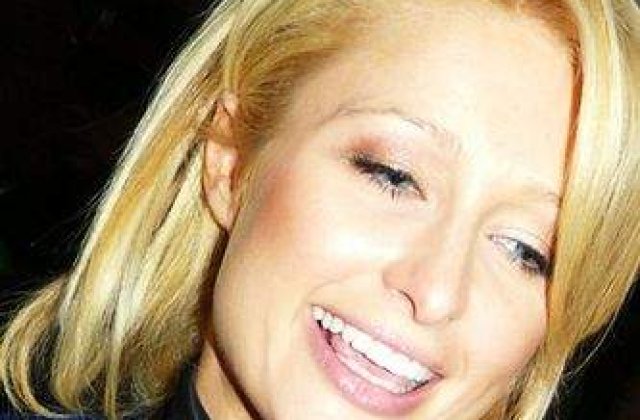 Paris Hilton, recucerita cu o insula