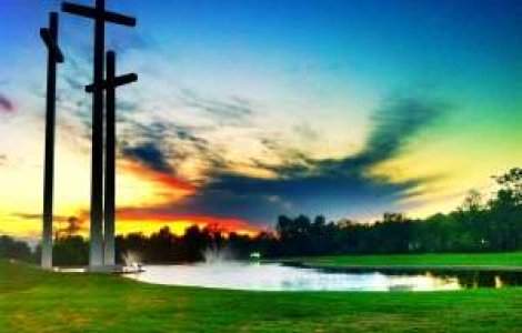 Drobeta Turnu Severin: Peste o mie de persoane s-au imbulzit sa ia apa sfintita