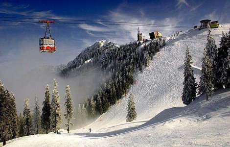 Mii de turisti serbeaza Craciunul pe rit vechi in pensiunile, hotelurile si partiile din Brasov