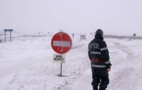Sapte drumuri nationale, inchise in jud. Vaslui, Botosani si Vrancea, din cauza viscolului
