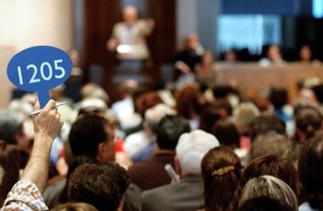 Cele mai scumpe licitatii cu vedete: Zeci de mii de dolari pentru o intalnire