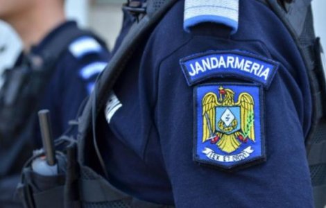 Cum au salvat jandarmii craioveni doi oameni ai străzii prinși într-un incendiu