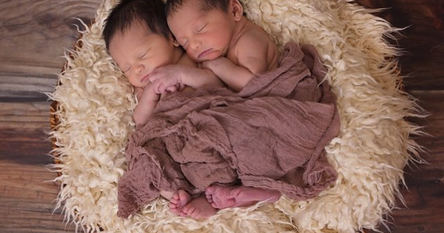 Un cuplu din India și-a botezat gemenii ”Covid” și ”Corona”