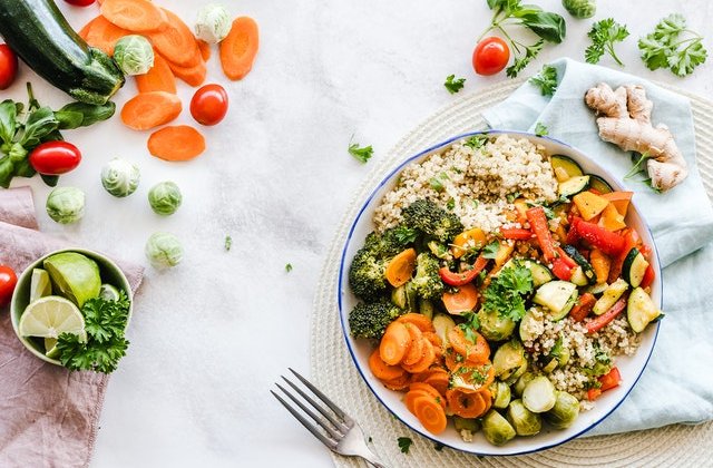 10 alimente care NU îngrașă oricât de mult ai mânca