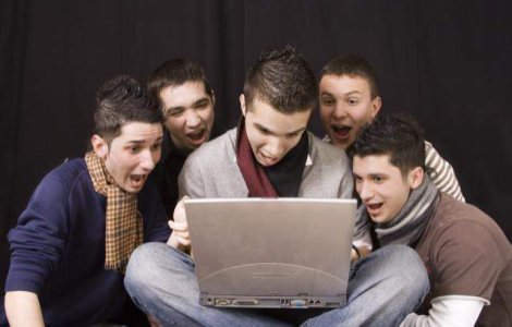 Ce cauta copiii pe internet