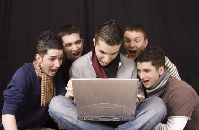 Ce cauta copiii pe internet