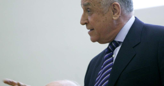 Iliescu: Parlamentul sa nu isi asume raspunderea pe legile Educatiei!