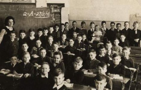 Legea salarizarii lasa lefurile profesorilor "neschimbate"