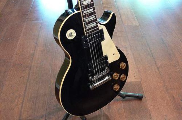 A murit parintele chitarei electrice, cantaretul de jazz Les Paul