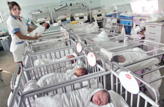 Procurorii au deschis dosar penal în cazul celor 10 bebeluși infectați cu coronavirus la maternitatea din Timișoara