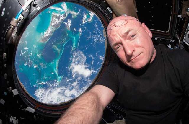 Cum să faci față izolării: sfaturi de la astronauți care au stat singuri luni în șir