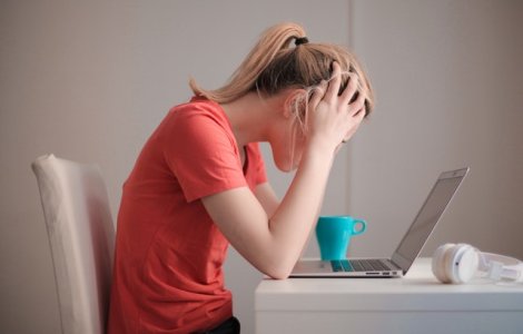  Top  Ce se întâmplă în corpul tău atunci când nu ești fericit la locul de muncă