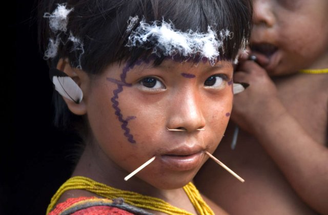 Coronavirusul a pătruns într-un trib izolat din Jungla Amazoniană