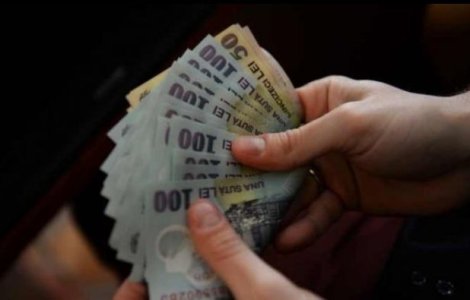 Suma imensă pe care statul o poate economisi dacă trimite bugetarii în șomaj