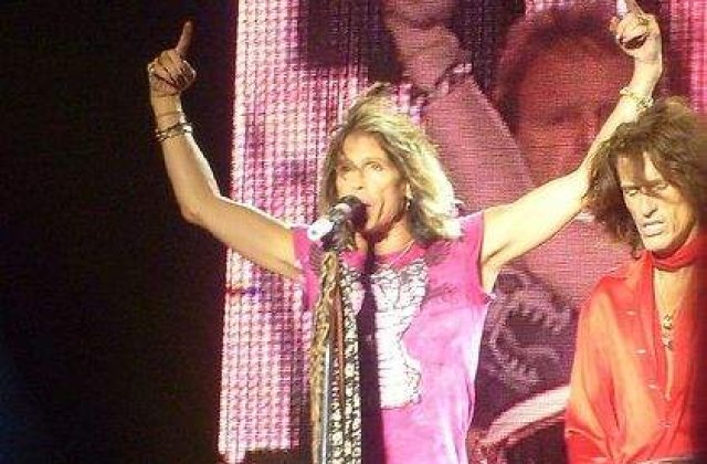 Aerosmith si-a anulat restul concertelor din aceasta vara