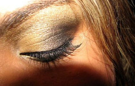 Gel inovator pentru alungirea genelor