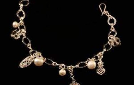 Lindsay Lohan, acuzata ca a furat o bratara care i-a apartinut lui Elizabeth Taylor