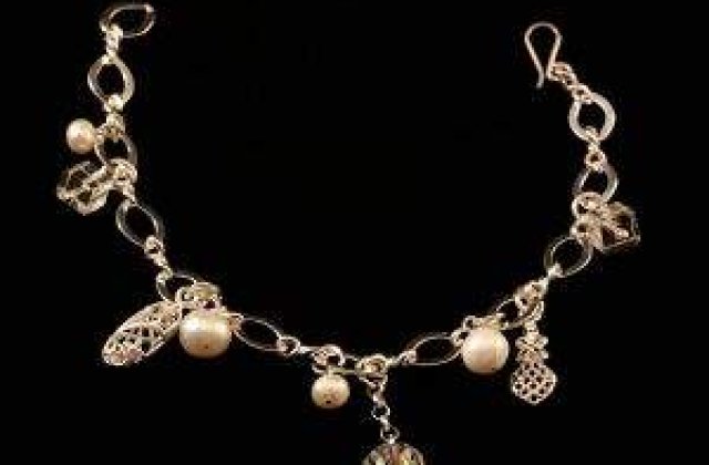 Lindsay Lohan, acuzata ca a furat o bratara care i-a apartinut lui Elizabeth Taylor