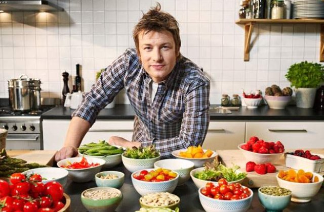 Jamie Oliver a semnat un contract pe cinci ani cu Manchester City
