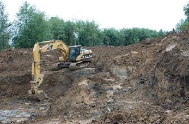 Cel putin 46 de morti, dintre care 19 copii, in urma alunecarii de teren din China