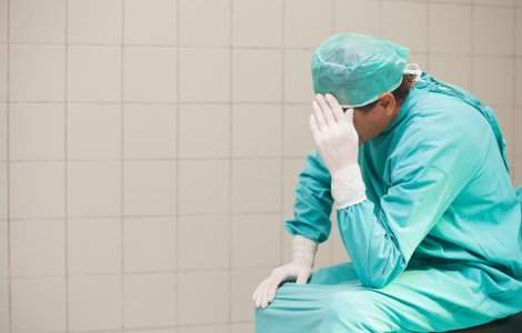 812 cadre medicale din România, testate pozitiv cu COVID-19