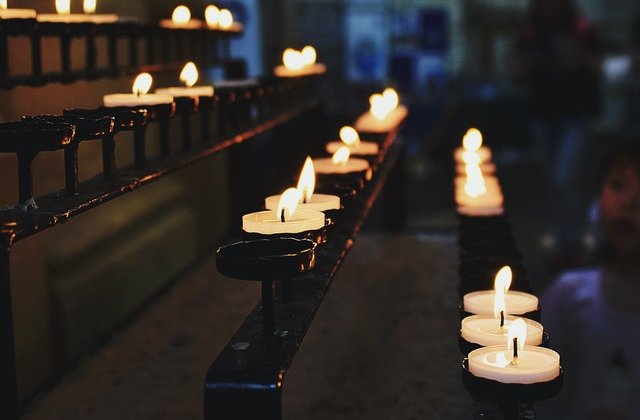 Dosar penal pentru un maramureșean care îndemna oamenii să meargă la biserică în noaptea de Înviere