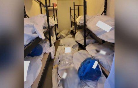 VIDEO Cadavre puse unele peste altele într-un spital din SUA: „Nu mai aveam unde să le punem”