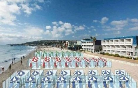 O companie din Italia vrea să pună pereți de plexiglas între șezlonguri