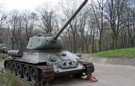 Tanc sovietic la granita cu Romania, renovat din bani rusesti