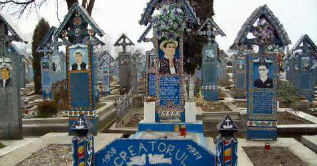 Cimitirul vesel de la Sapanta, primul in topul celor mai frumoase cimitire din lume